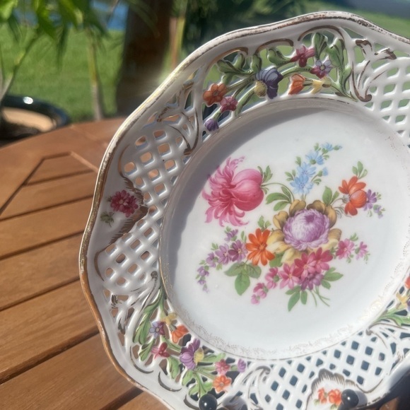 Schumann Bavaria Germany, Basket / Plate, Reticulated, Gold Trim, w/Flowers - Picture 6 of 9